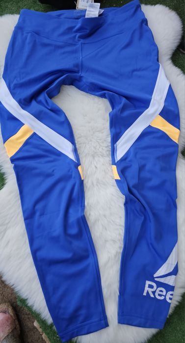 Reebok оригинален дамски клин нов  Л размер