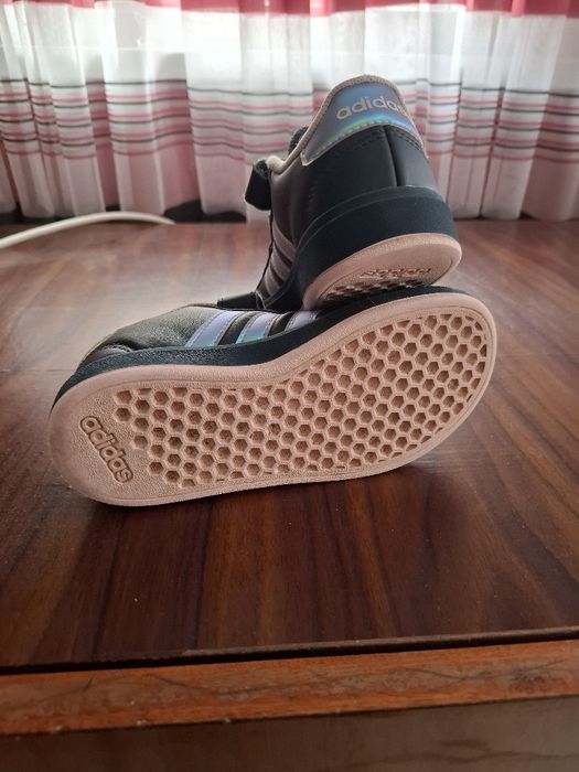 Децки маратонки кожени