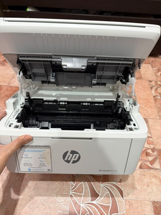 Продам принтер hp laserjet mfp m141w