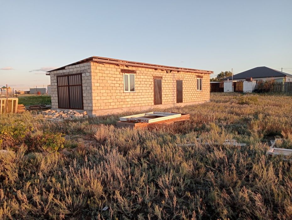 Продам времянку с гаражом