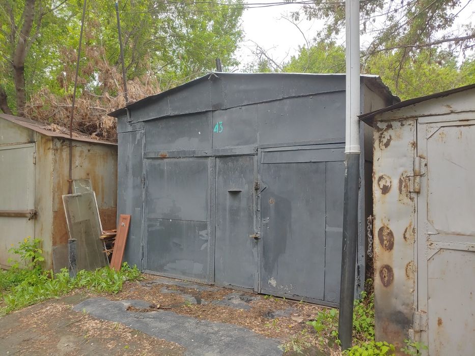 Продам гараж 2 общества