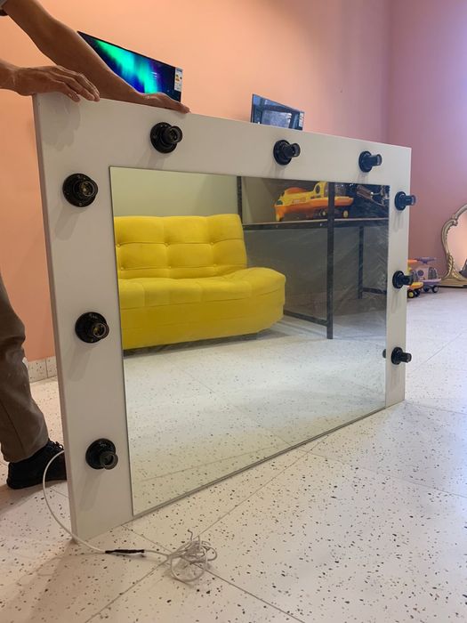 Продам зеркало настенное