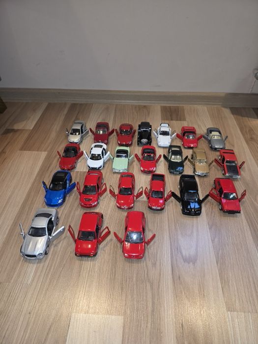 Метални колички (23 броя)