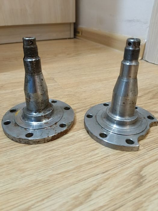 Продам на Ауди 80 б4 ступицы задние( морковку) и саленблоки задней бал