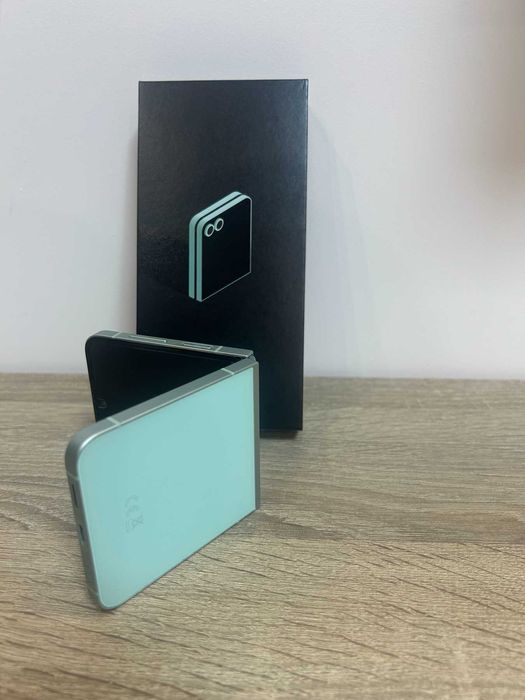 Samsung Galaxy Z Flip 6 512GB 5G MINT F741, ГАРАНЦИЯ 1 ГОДИНА