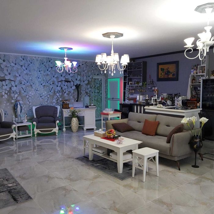 Casa de vanzare cu anexe