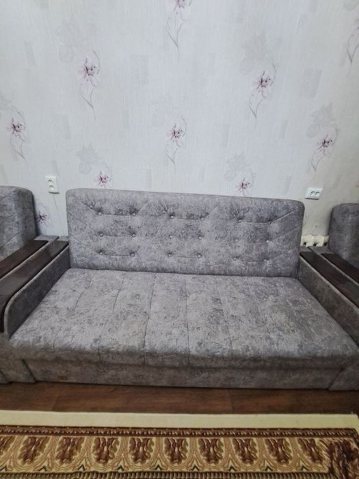 Продается Раскладной диван и 2 кресла