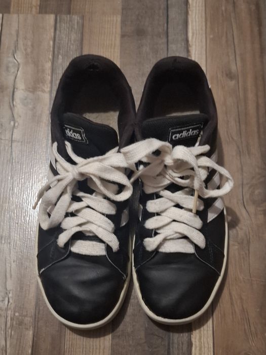Adidasi adidas s