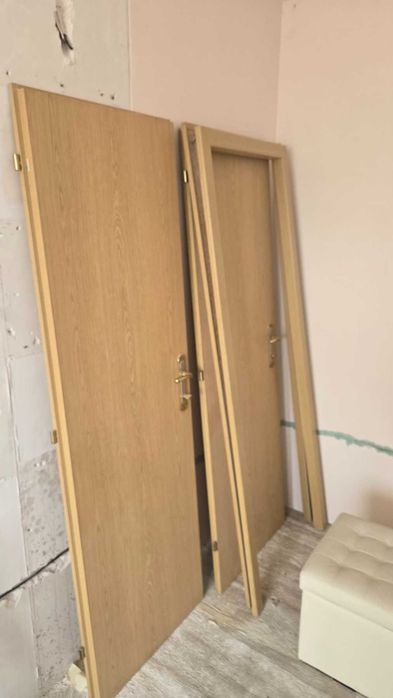 Интериорна врата SoloDoor и каса
