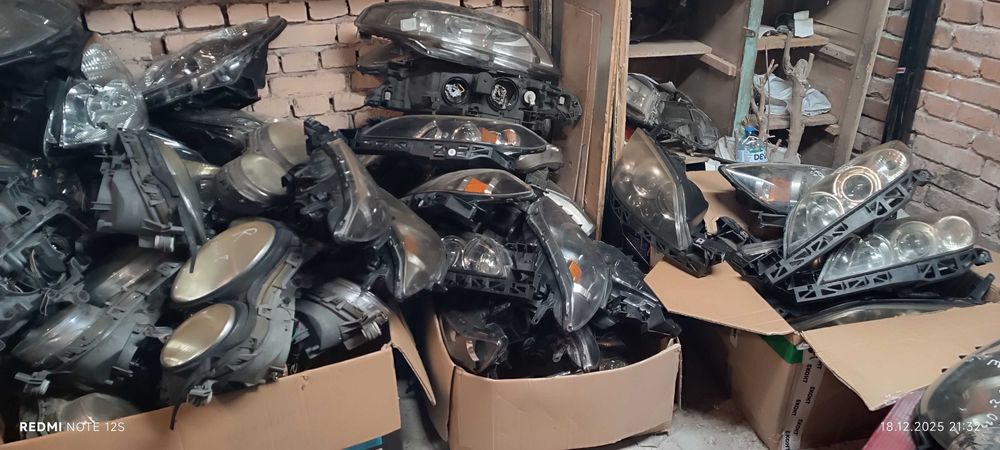 Фарове на няколко автомобила