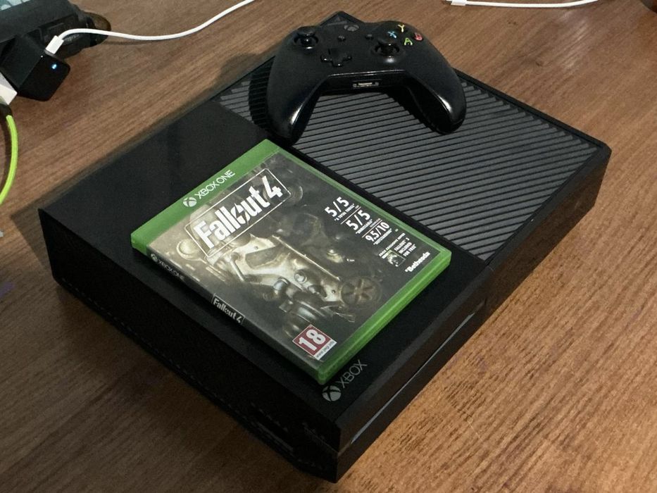 Xbox one + 1 Disk