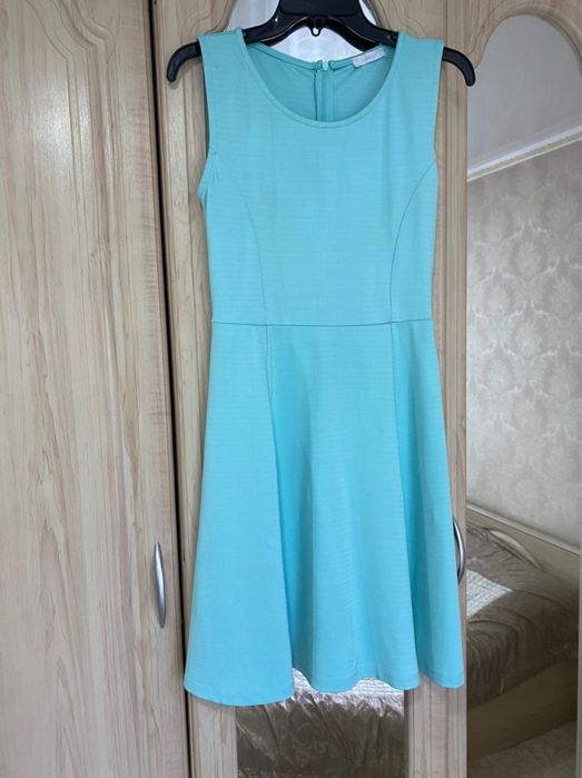 Продам платья недорого