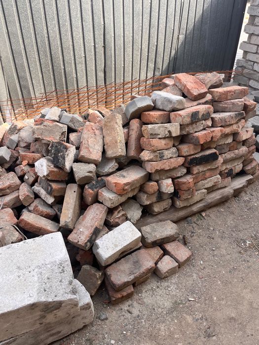 Красные кирпичи б/у. 100-120тг