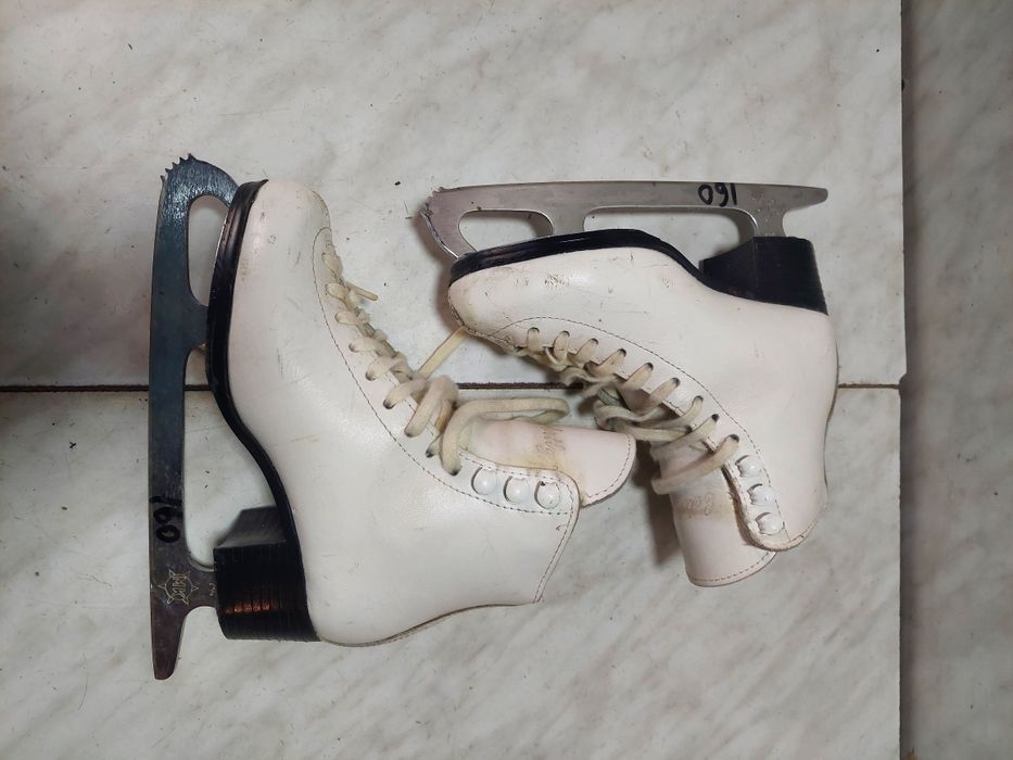 Patine gheata 160 patinaj artistic Celebrity piele marime 28-29 (19  c