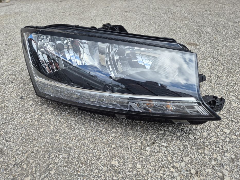 Десен фар Шкода Фабия 3 Skoda Fabia Face