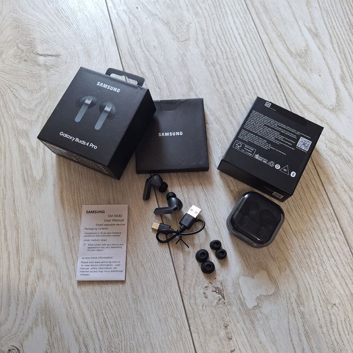 Casti wireless tip Samsung Galaxy Buds 4 Pro NU SUNAȚI