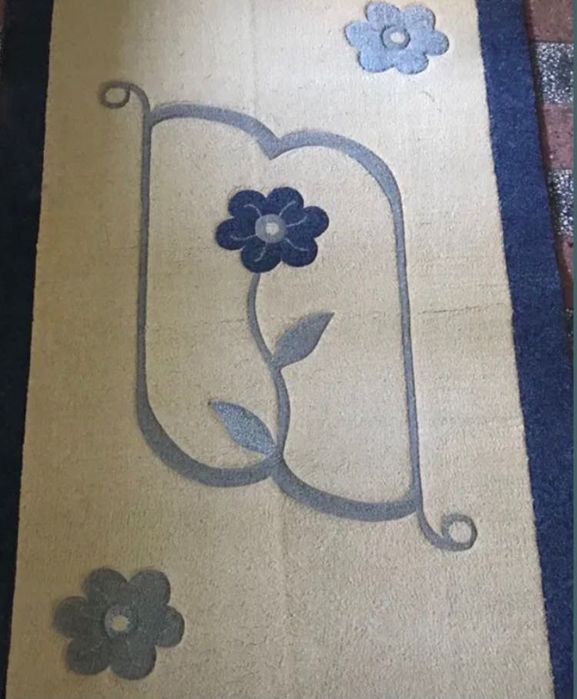 Vand covor in stare buna. Trimit in tara.