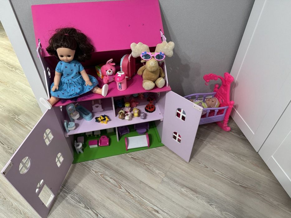 Продам кукольный домик