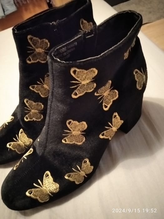 Елегантни боти с ток