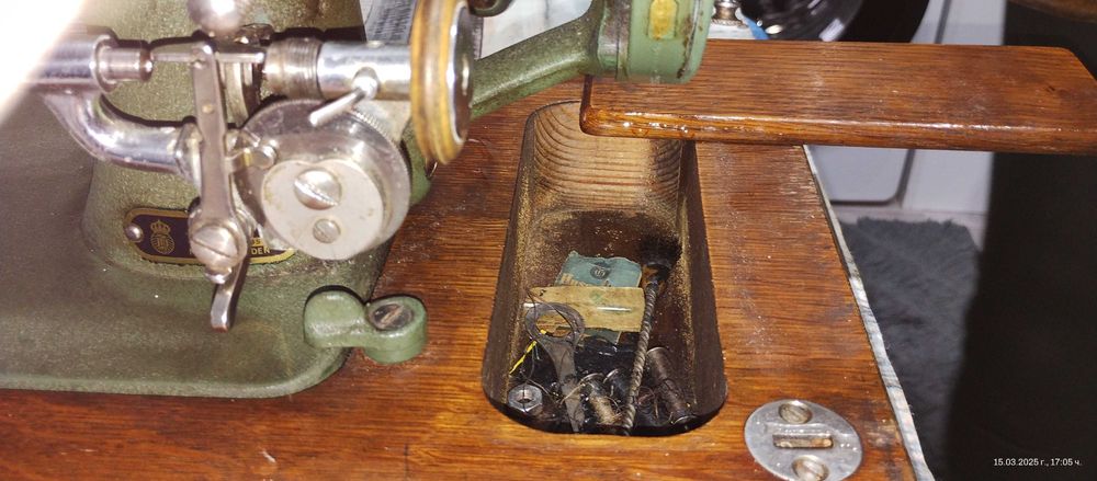 Шевна машина ~ " Husqvarna "