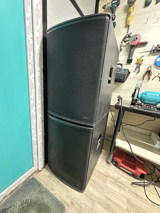 Vand sau schimb boxe,basi,amplificatoare,dsp