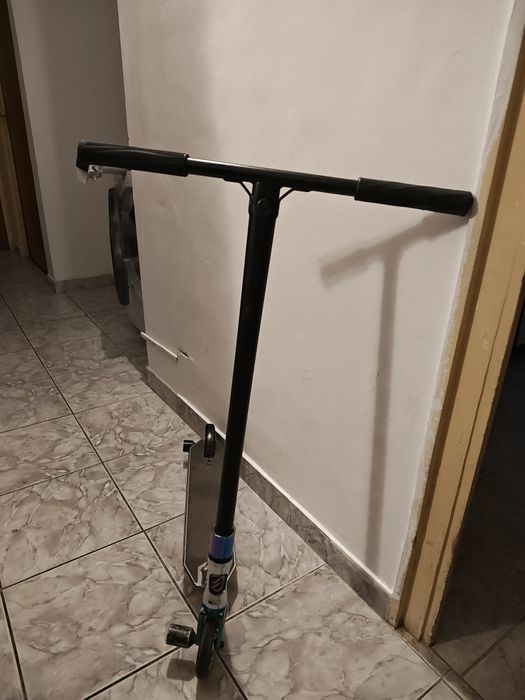 Vând trotineta Oxelo pentru peripeții SC MF 3.6 V5 NEO CHROME