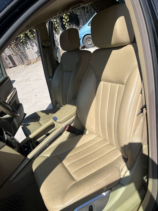 Задни бежови седалки Mercedes ML W164