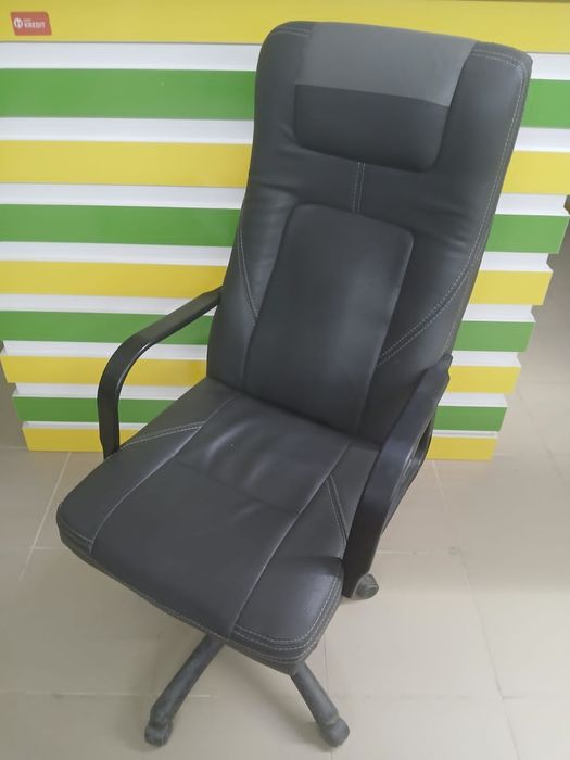 Продается кресло кожаное