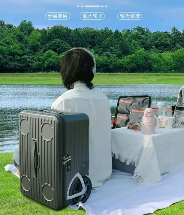 Чемодан с мощными колёсами новый