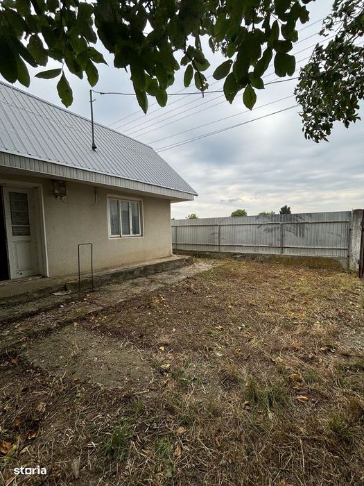 De vanzare casa parinteasca in apropiere de Roman, 23.000 euro