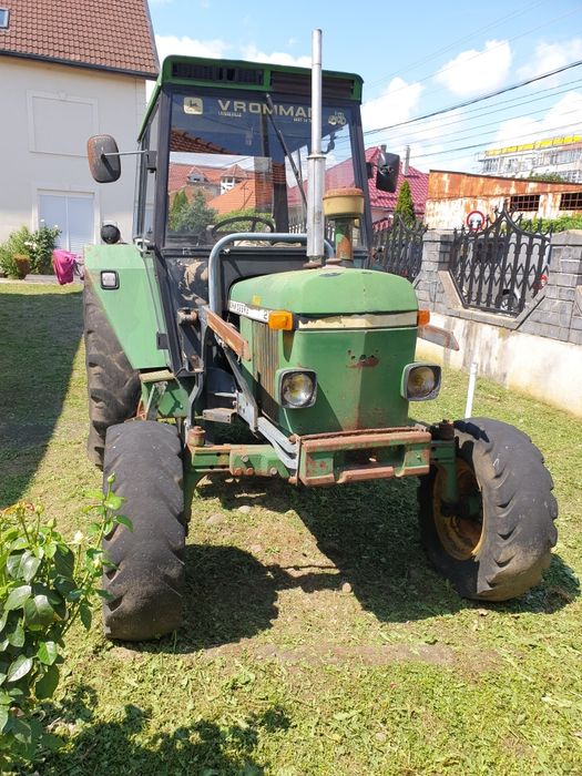 John deere 2130  4x2