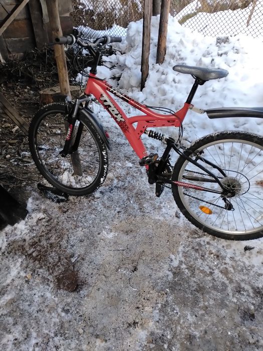 Vind bicicletă de firmă 2 bucăți una de 28 și 26 ofertă numai astăzi