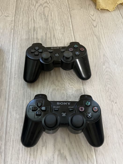 Продам PlayStation 3 Slim
