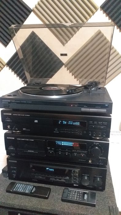 Linie audio Kenwood telecomanda si boxe