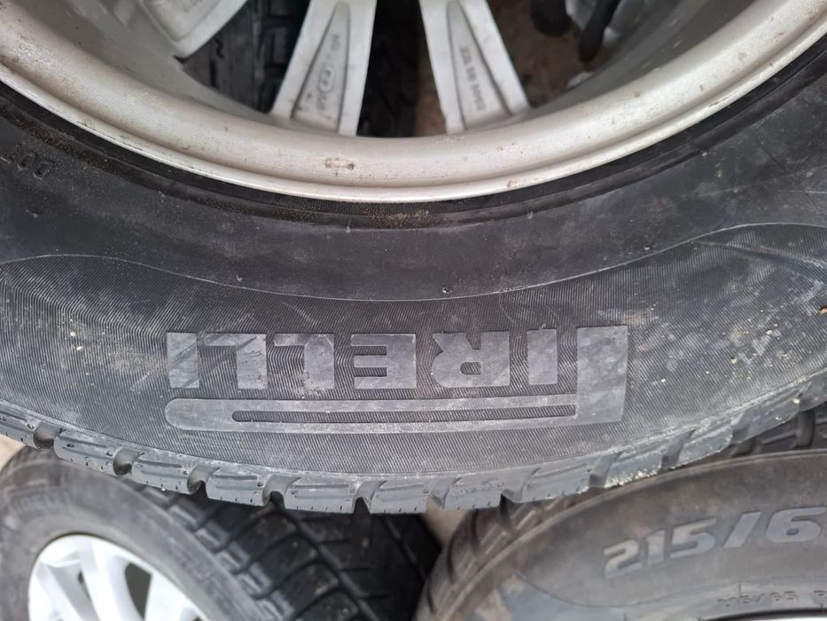 Продам шины  PIRELLI 215/65 R16