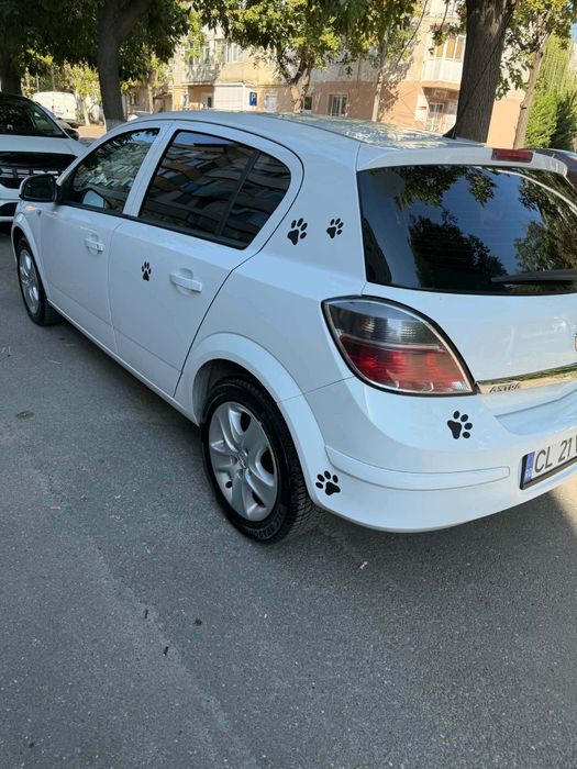 Opel astra H- an 2011-1.6 Benzina+GPL.