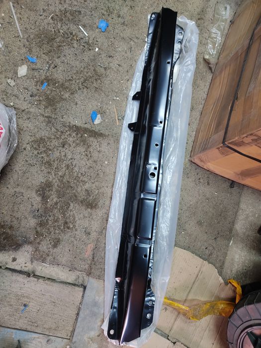 Балка под радиатор Ауди 80