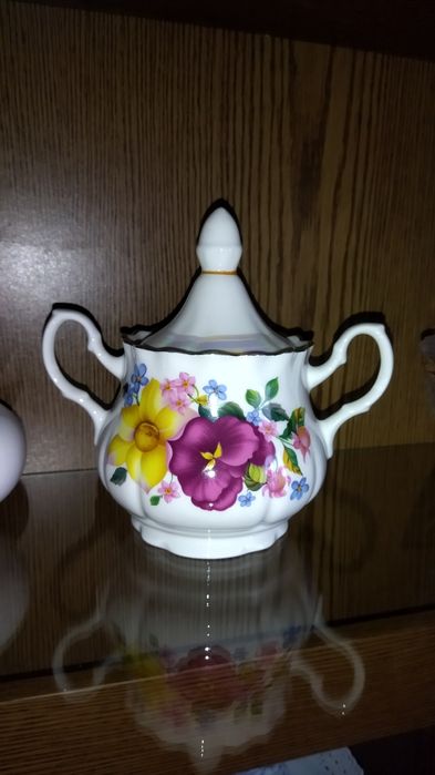 Фарфоровая сахарница с перламутром