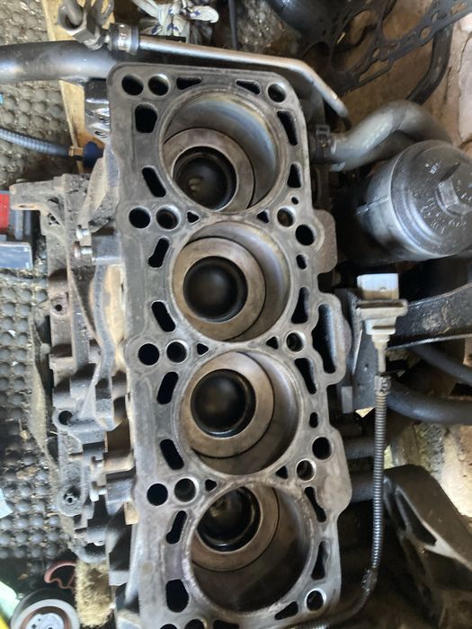 Turbina injectoare egr ambreaj clapeta piese motor  20 tdi euro 5