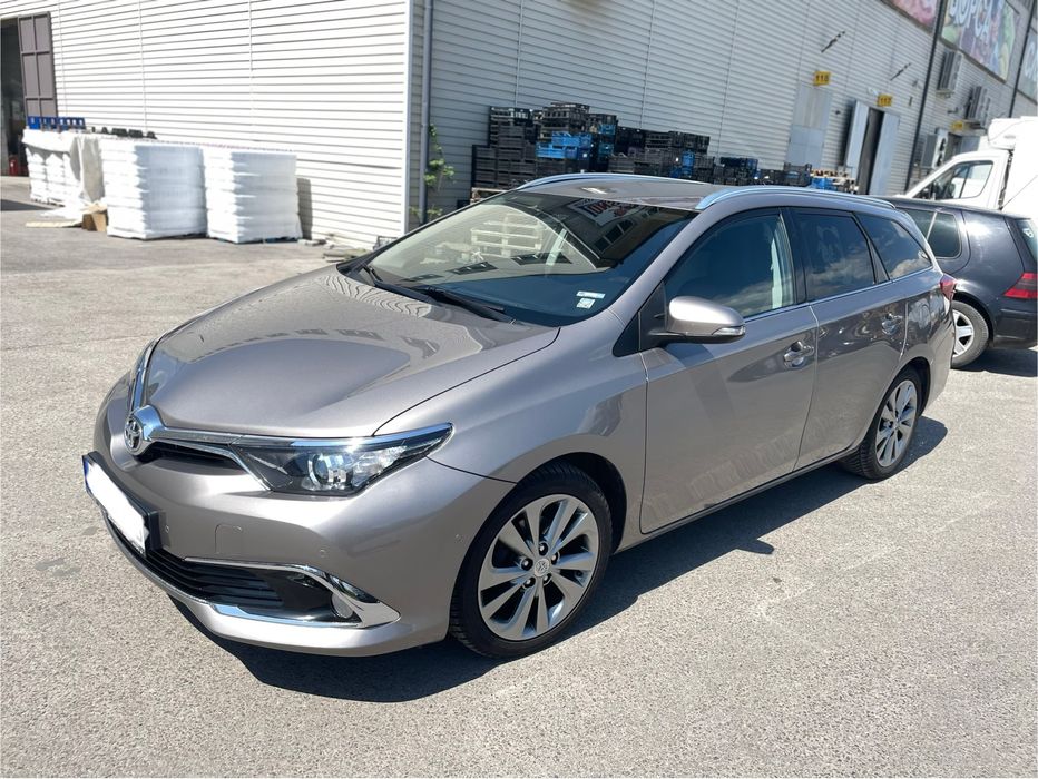 Toyota Auris 1.2T SOL