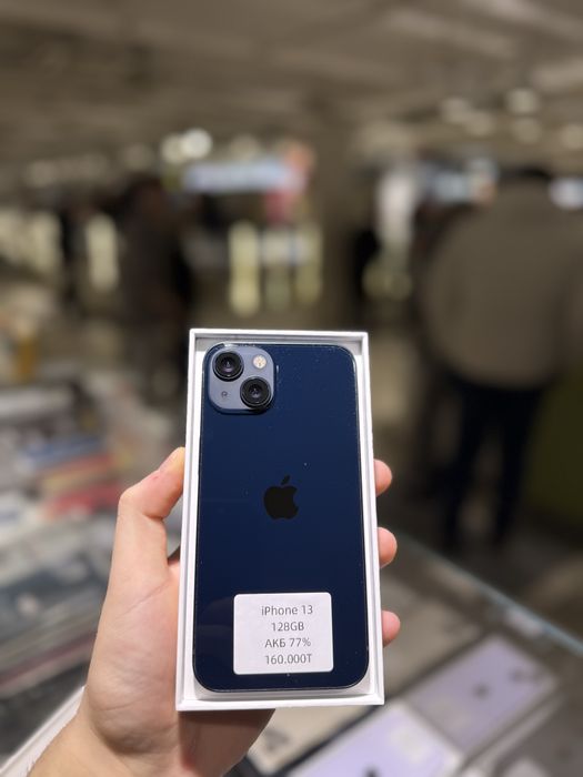 iPhone 13 Starlight и Midnight