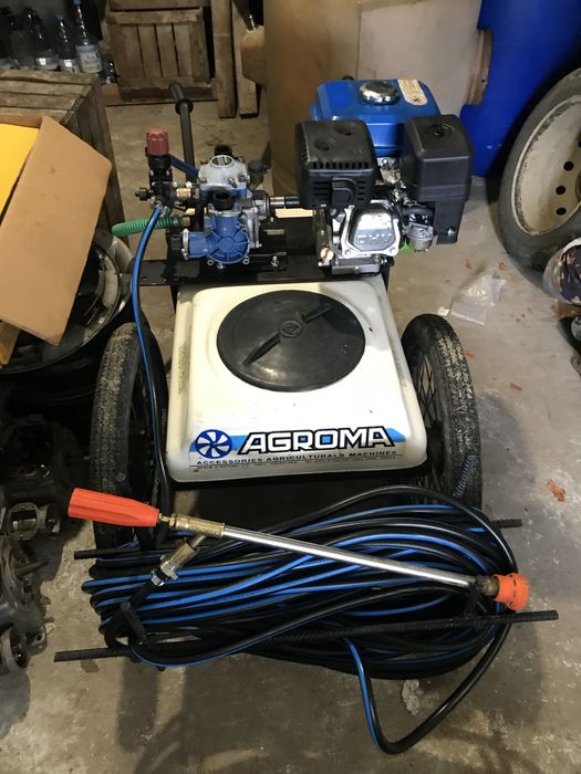 De vanzare pompa de stropit