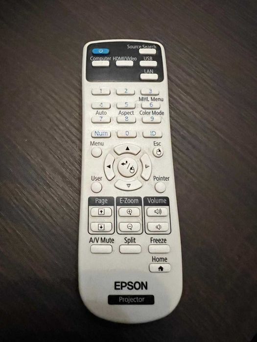 Vând Videoproiector Epson EB-W39.