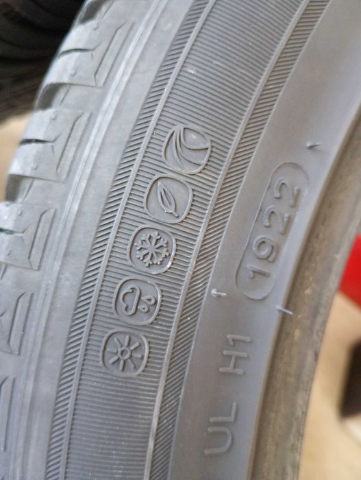 235 45 18 Hankook Kinergy 4S M+S