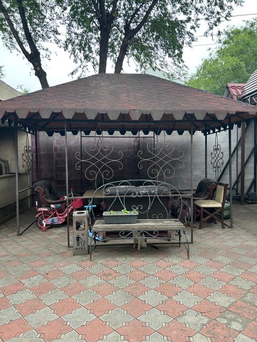 Продается уютная кованая беседка