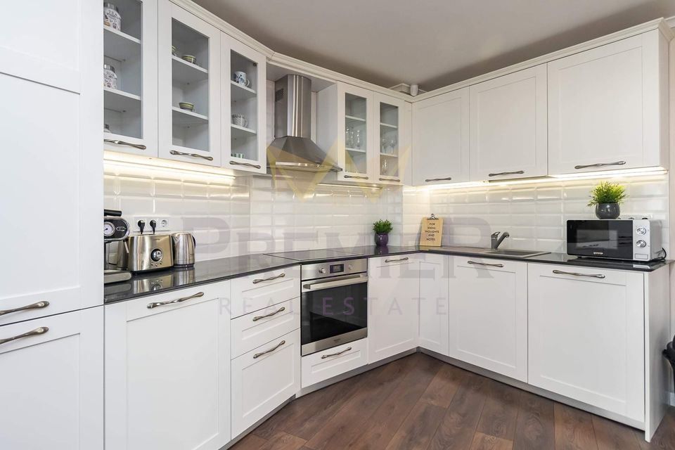 3-стаен в Варна-Идеален център площ 103 цена 1450