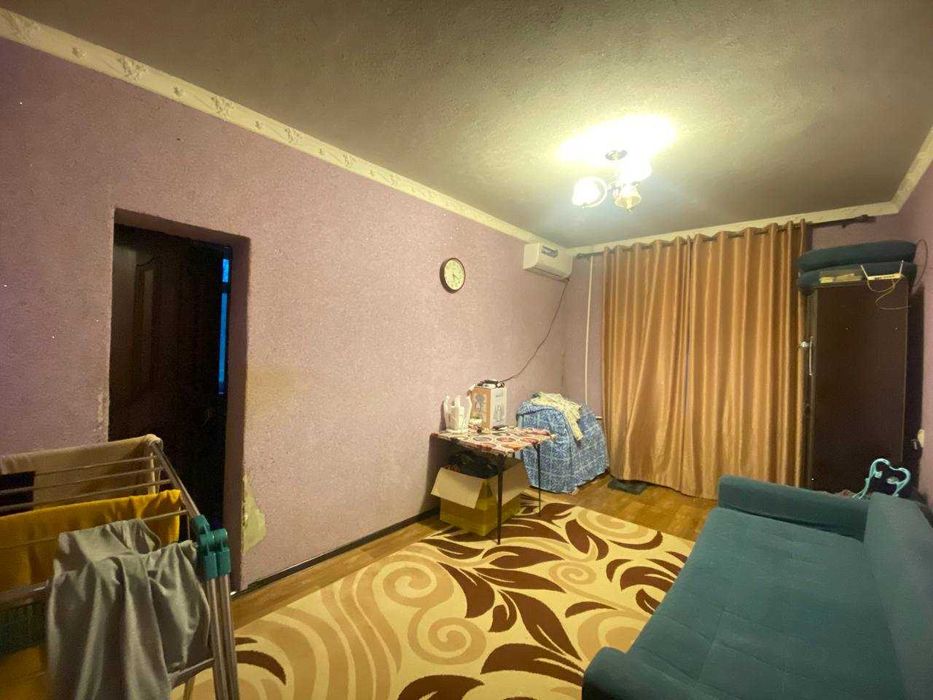 Продаётся 1/2/5 ТТЗ Ахмад Югнаки среднее состояние 38м2 Балкон 2х3