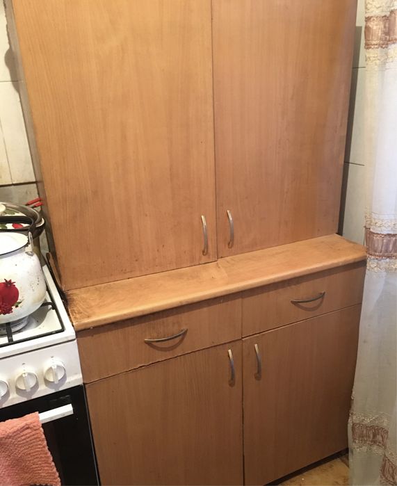 Отдадим БЕСПЛАТНО кухонные шкафы. три шкафа для кухни