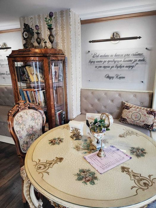 Елегантна колекция от барокови мебели