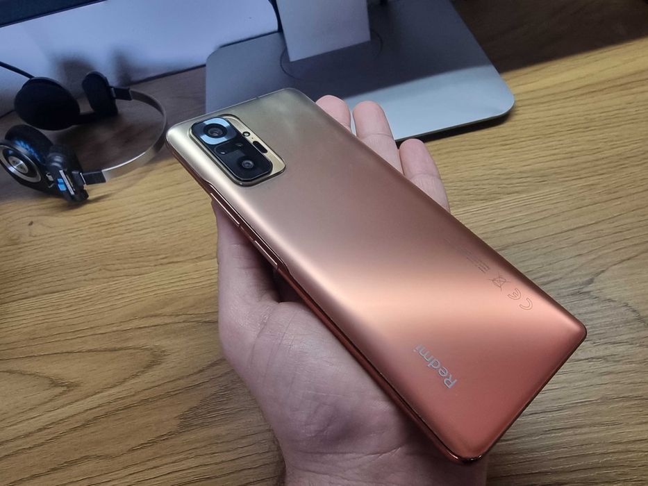 Xiaomi Redmi Note 10 Pro 6/128 + huse + încărcător rapid